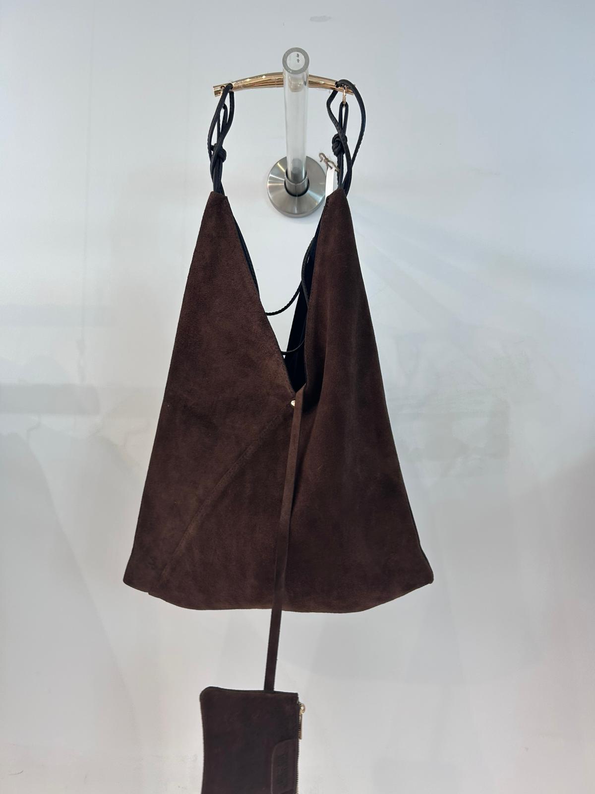 Borsa in pelle scamosciata marrone€75,00