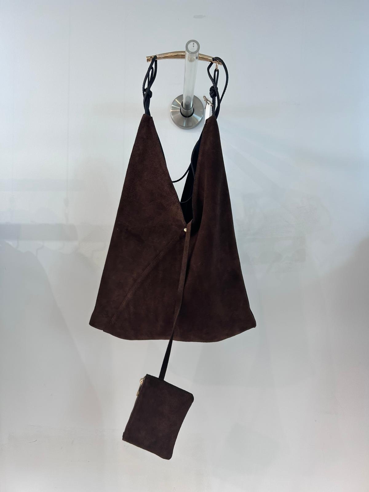 Borsa in pelle scamosciata marrone€75,00