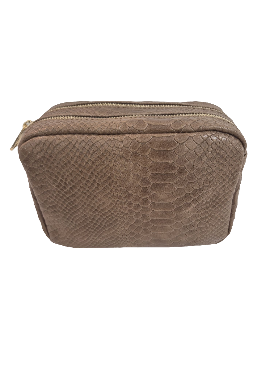 Pochette in pelle con tracolla in pelle made in italy 👜