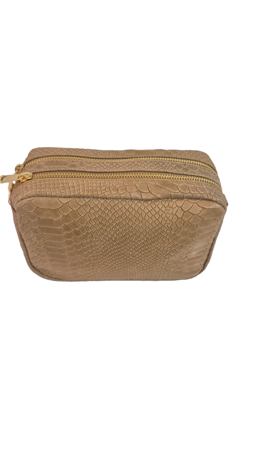 Pochette in pelle con tracolla in pelle Made in Italy 👜