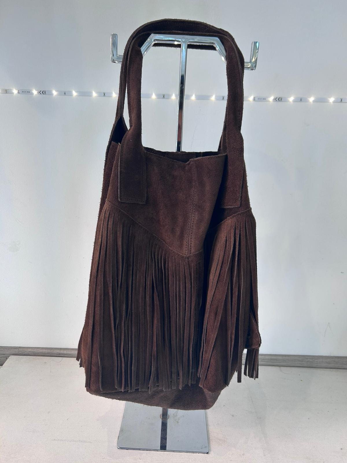 Borsa in pelle scamosciata marrone con frange€52,00