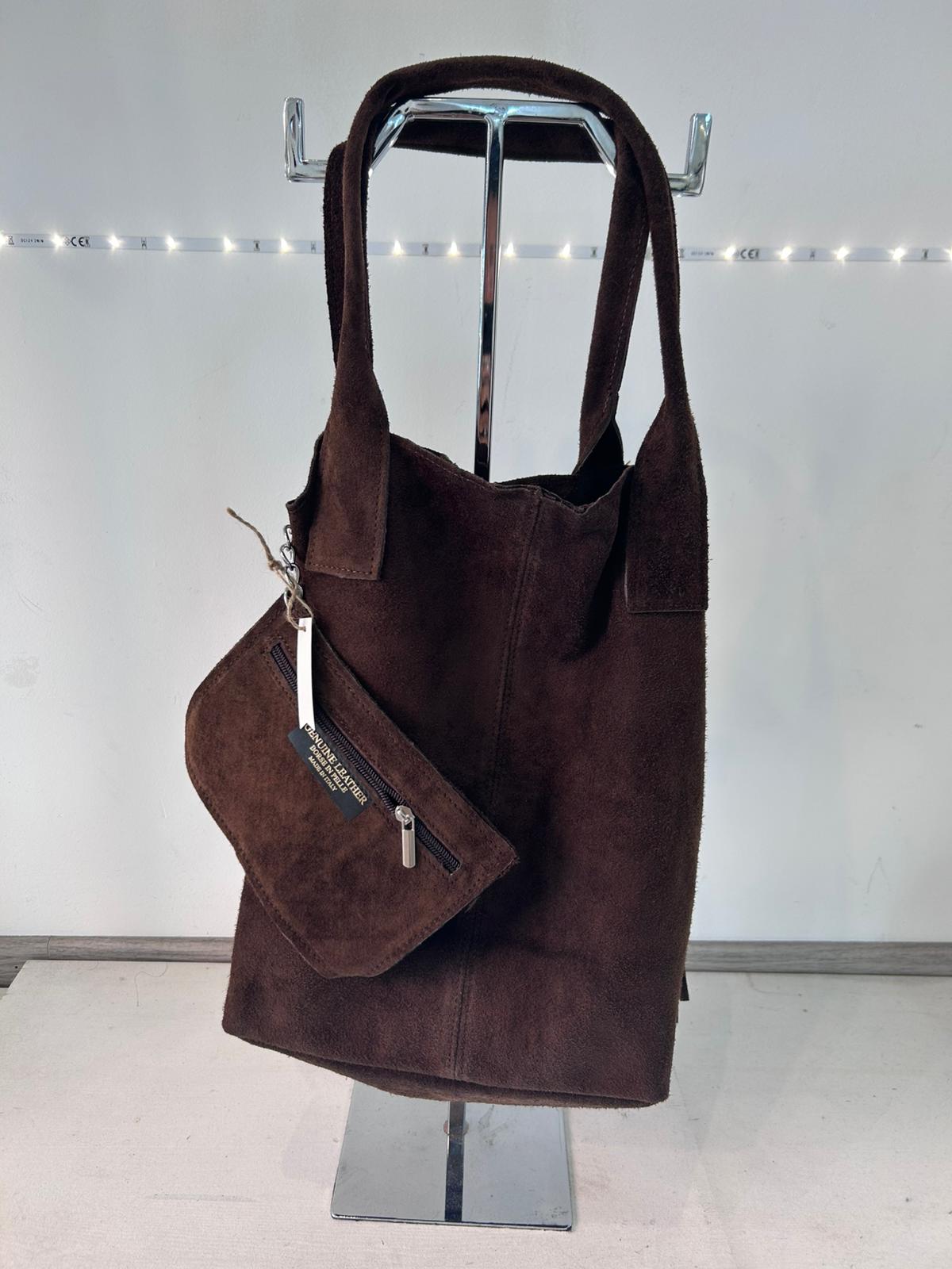 Borsa in pelle scamosciata marrone con frange€52,00